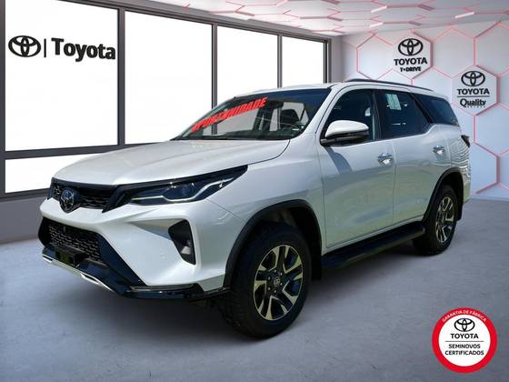 TOYOTA HILUX SW4 2.8 D-4D TURBO DIESEL SRX PLATINUM 4X4 AUTOMÁTICO